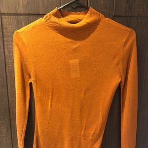 Dynamite long sleeve camel sweater
